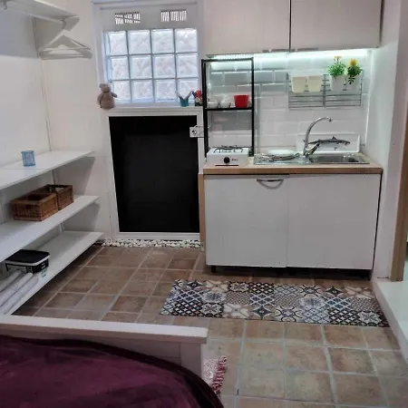 Estudio Cantera Auditorio Apartment *